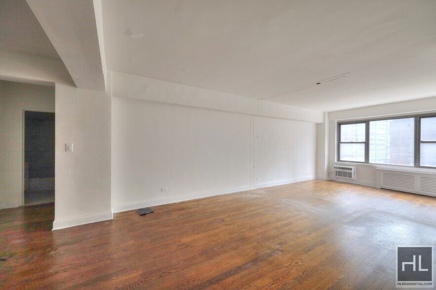 Primary Photo - EAST 57 STREET