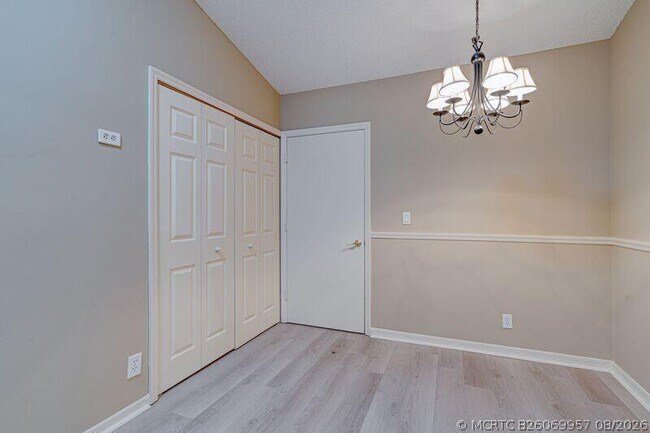 Building Photo - 6183 Floral Lakes Dr
