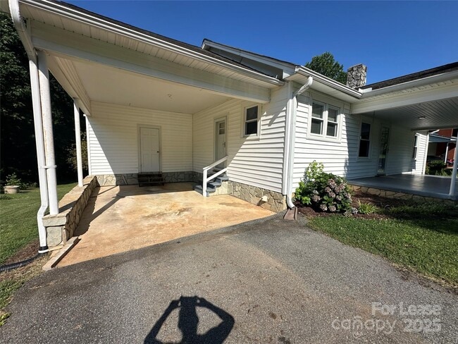 Building Photo - 4537 Burton Ln