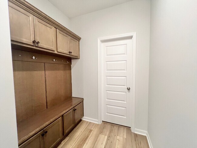Building Photo - Stunning 4BD, 3.5BA Knightdale Townhome with a 2-Car Garage in an HOA Community