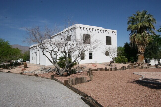Building Photo - 8620 N El Capitan Way