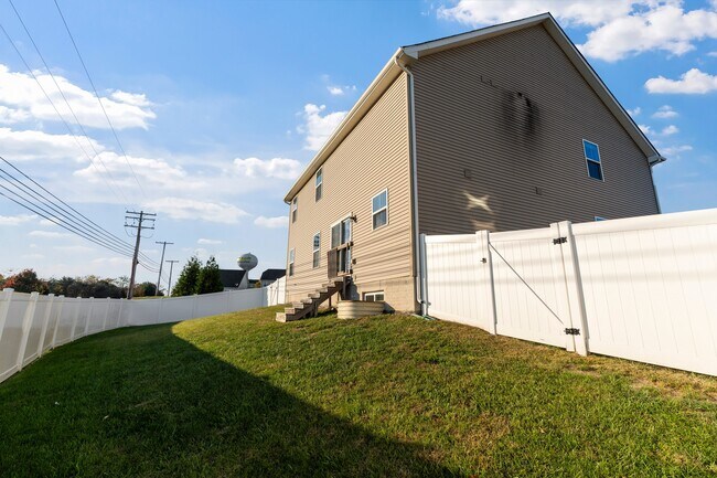Building Photo - 311 Sunrise Ct