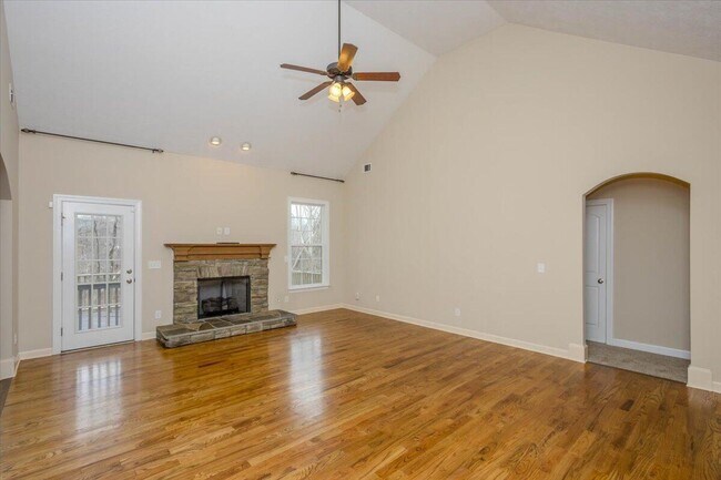 Building Photo - 1661 Jamestown Ave