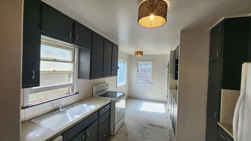 Building Photo - 2421 13th Ave