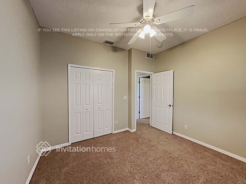 Building Photo - 1554 Knoll Ridge Dr