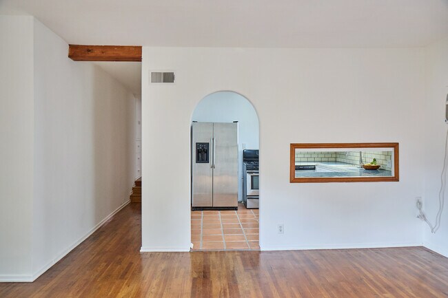 Building Photo - 6148 Glen Holly St
