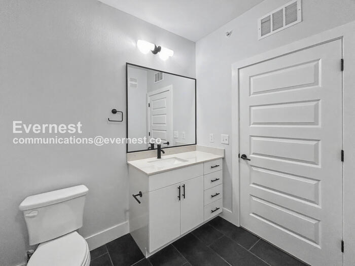 Building Photo - 3101 Govalle Ave