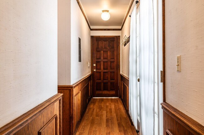 Building Photo - 2164 Three Kings Ct
