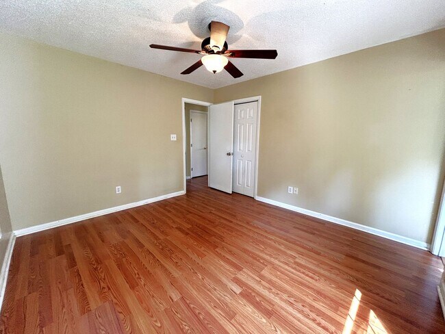 Building Photo - Welcome to Brandymill Lane!