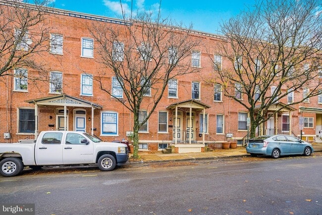 Building Photo - 609 W 9th St