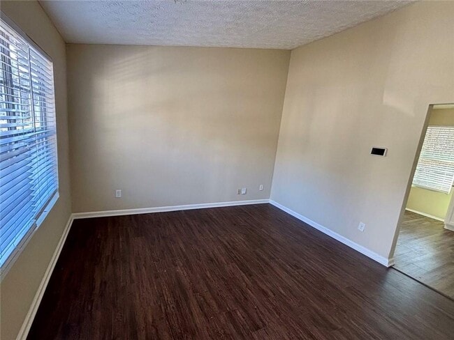 Building Photo - 3972 Glenwood Downs Ln