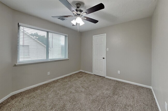 Building Photo - 16306 Ash Point Ln