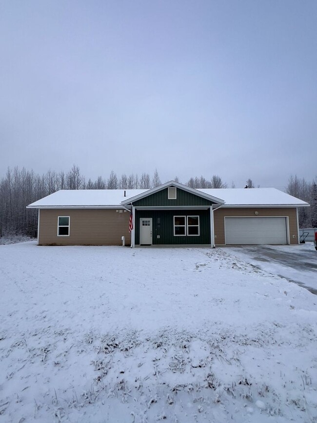 Building Photo - Beautiful 3-Bedroom, 2-Bath Home in North Pole / 2-Car Garage & Pet Friendly!