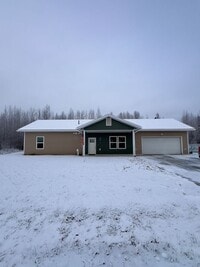 Building Photo - Beautiful 3-Bedroom, 2-Bath Home in North Pole / 2-Car Garage & Pet Friendly!