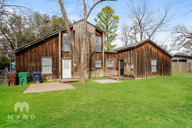 Building Photo - 1907 Whippoorwill Ln