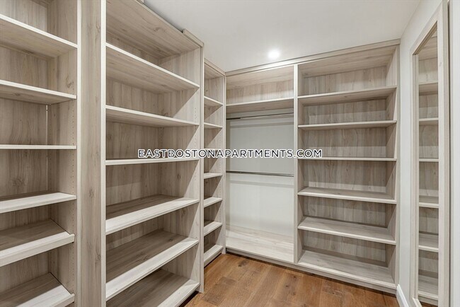 Building Photo - 120 St Andrew Rd