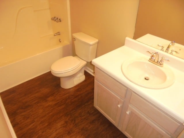 Building Photo - 92 Mosswood Ct