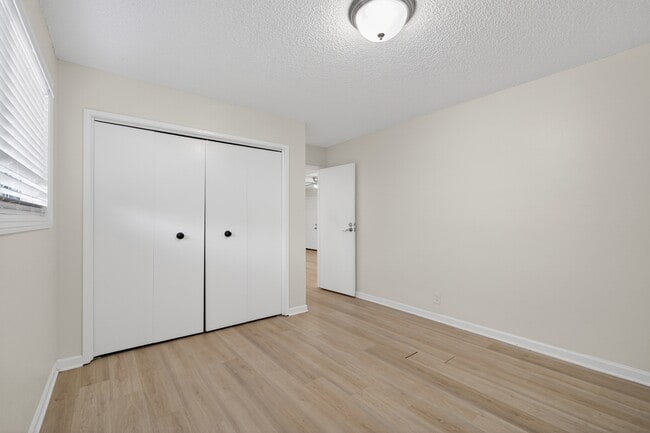 Building Photo - 2046 Rutherford St