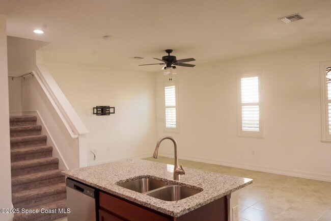 Building Photo - 1475 Isabella Dr
