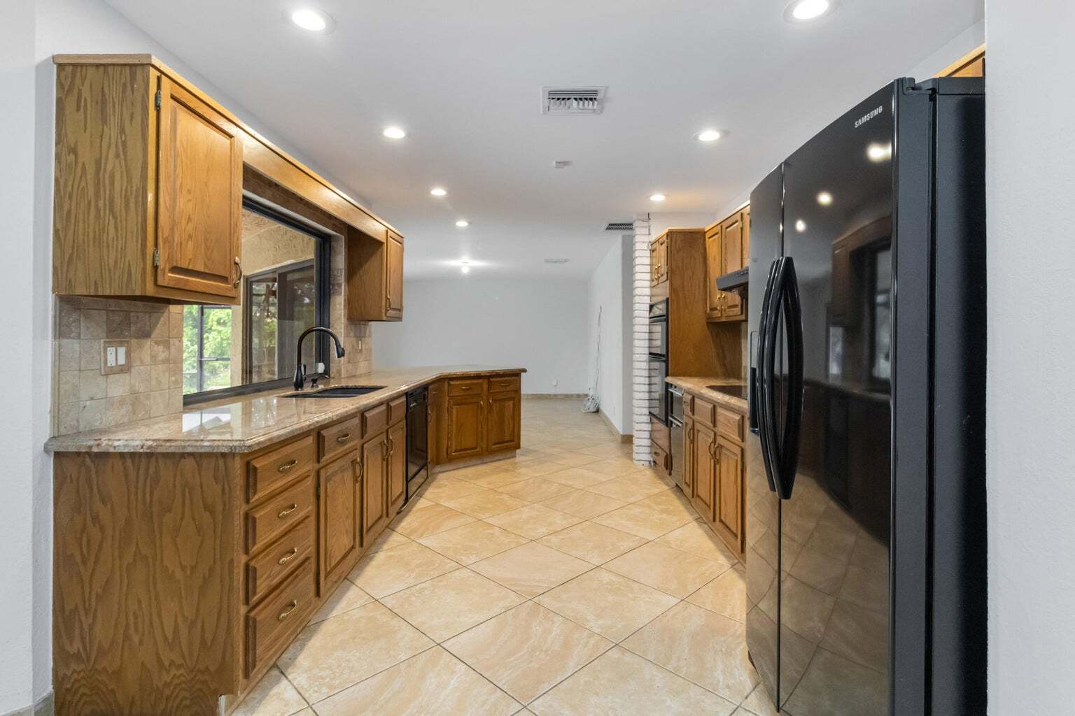Building Photo - 21920 Holly Tree Way