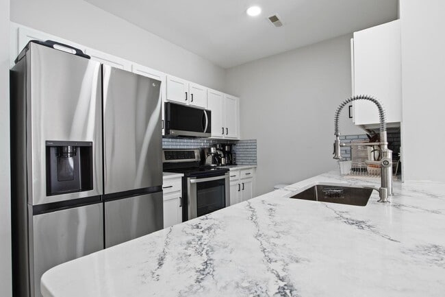 Building Photo - 40433 Gleneagle