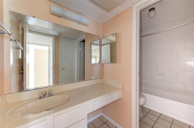 Building Photo - 2120 El Paseo St