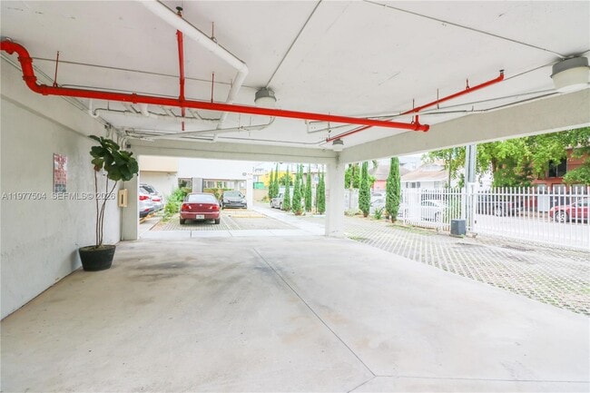 Building Photo - 134 SW 7th Ave