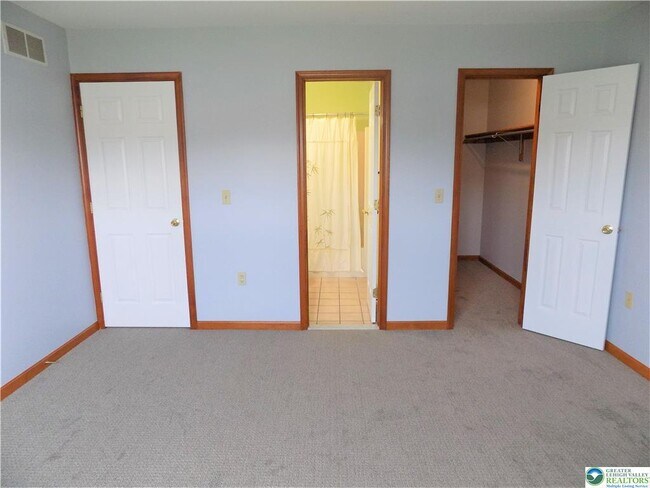 Building Photo - 2733 Victoria Ln