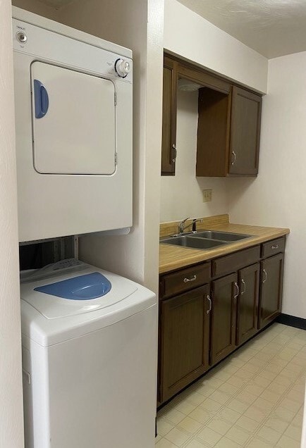 Building Photo - 2525 Hope Dr