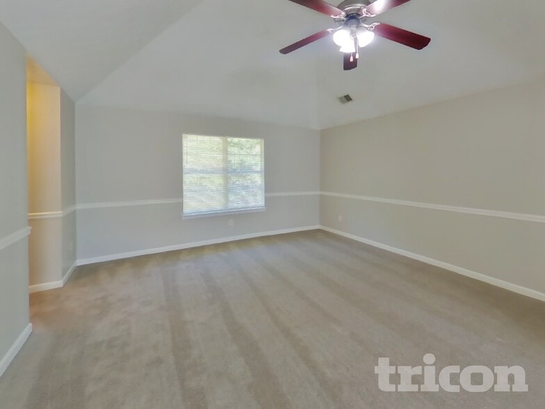 Building Photo - 6469 Snowden Dr