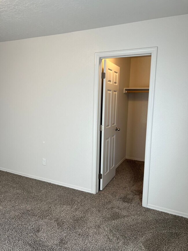 Building Photo - 4 bed 2.5 bath home in Meridian Idaho