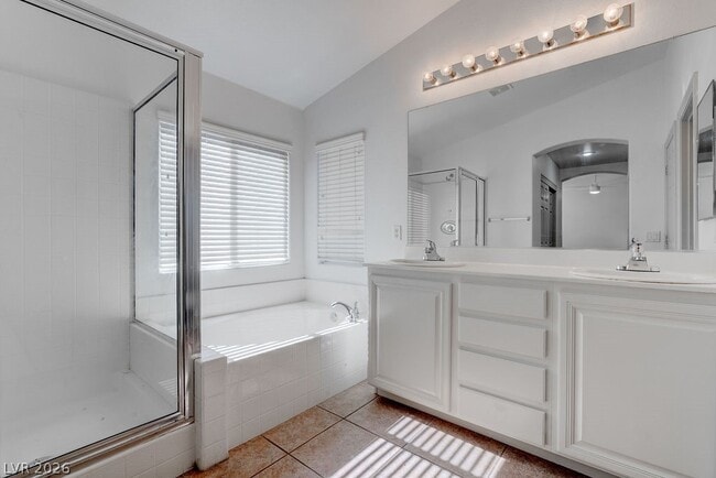 Building Photo - 9931 Rockside Ave