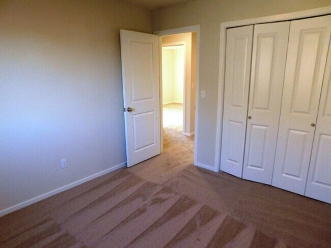 Building Photo - 4Bd/2.5 Ba Two Story Home - Available Soon!