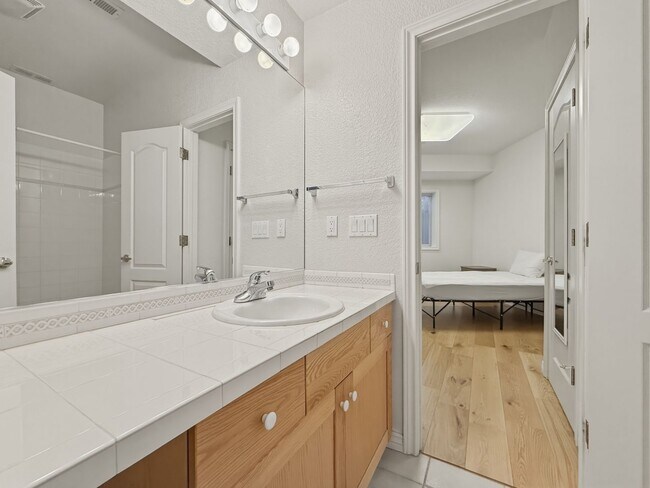 Building Photo - 4324 Clay Commons Ct