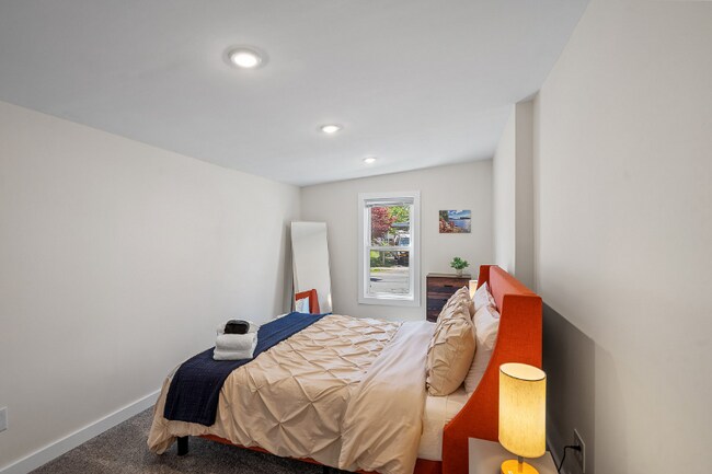 Building Photo - 68 1st St