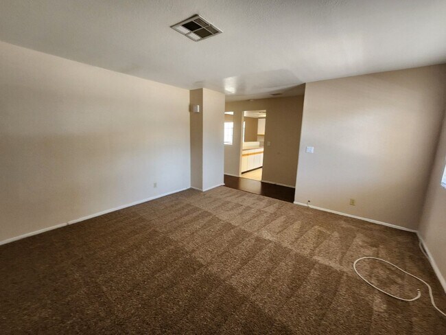 Building Photo - Lovely 2 Bed 2 Bath Downstairs Condo in Gr...