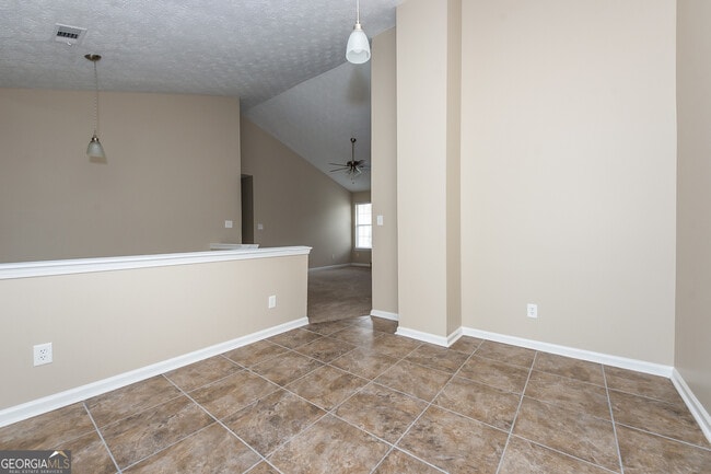 Building Photo - 219 Wagon Wheel Dr