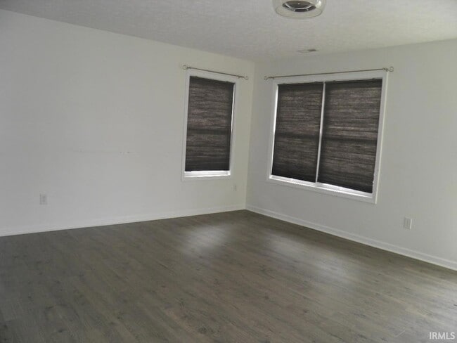 Building Photo - 2712 E Bressingham Wy