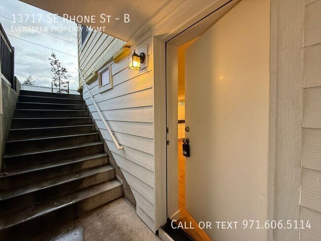 Building Photo - 13717 SE Rhone St