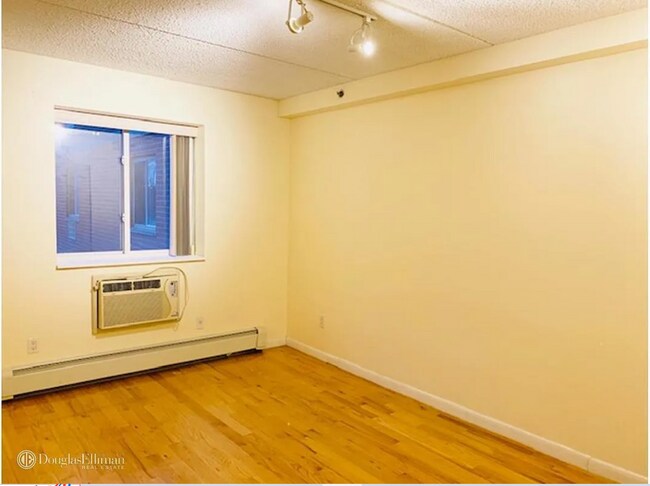 Building Photo - 970 41st St