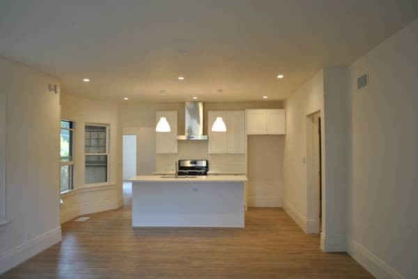 Building Photo - 1754 E Orange Grove Blvd