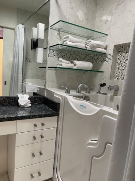 Building Photo - 20 Mission Rd