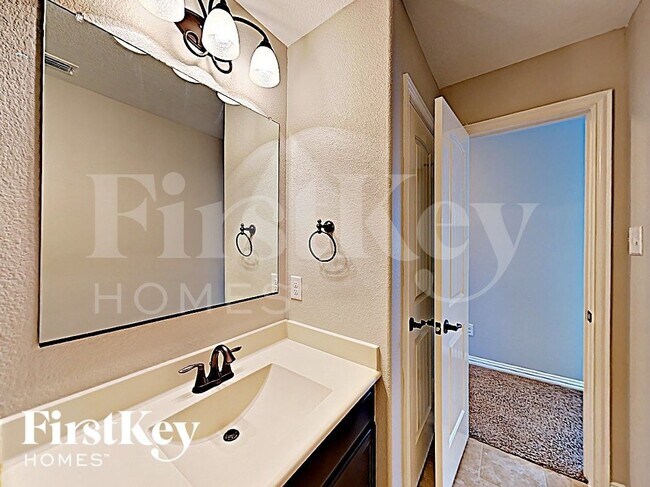 Building Photo - 16045 Crosslake Ct