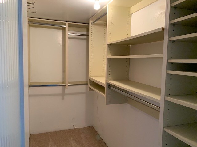 Master Bedroom Closet - 400 E Colonial Dr