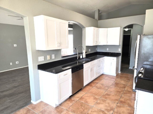 Building Photo - 8832 N Mesquite Bluffs Pl