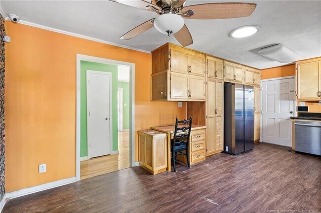 Building Photo - 2815 Skycrest Dr