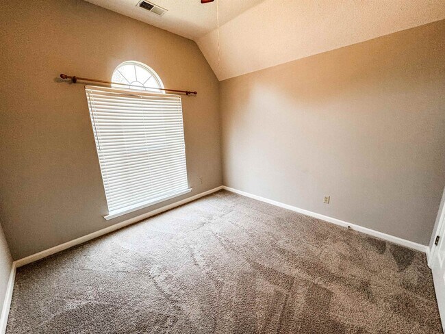 Building Photo - 4623 E Ashglen Cir
