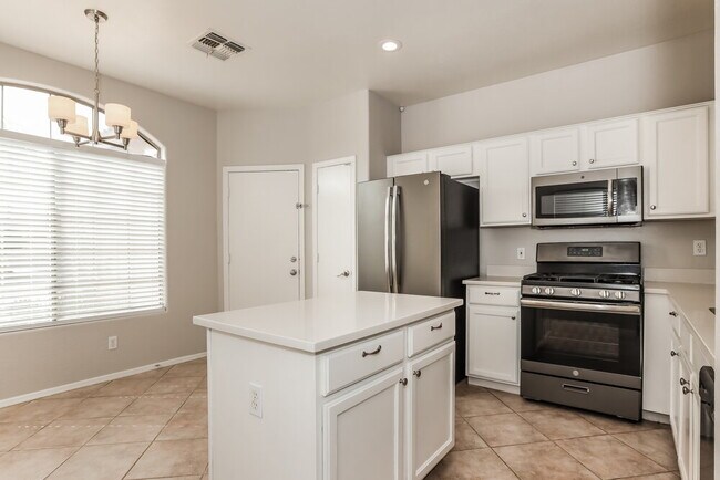 Building Photo - 13006 W Aster Dr