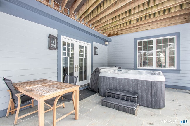 Building Photo - 85 Banks Rd