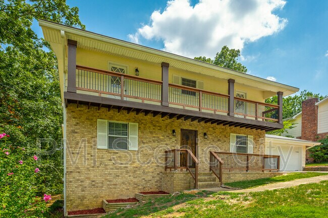 Building Photo - 508 Briar Park Ln